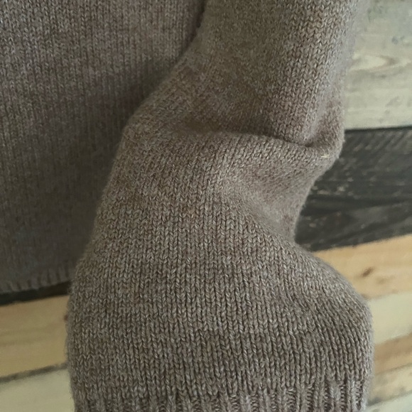 Off the shoulder Old Navy sweater, size medium. - Picture 3 of 4